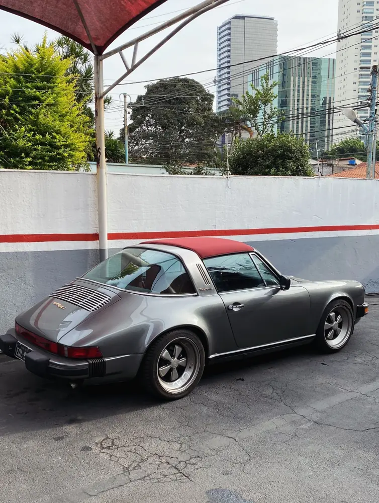 Porsche 911 Targa atendido pela Maartvel
